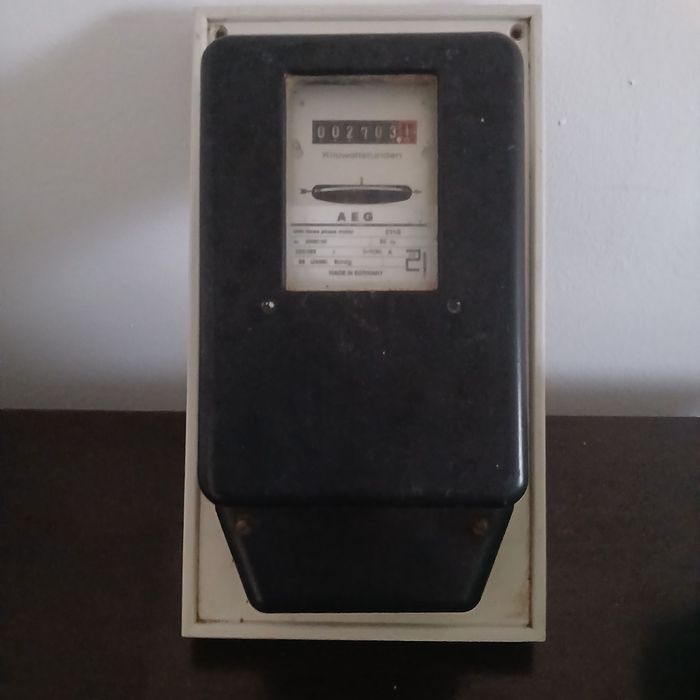 Venda de material elletrico trifásico