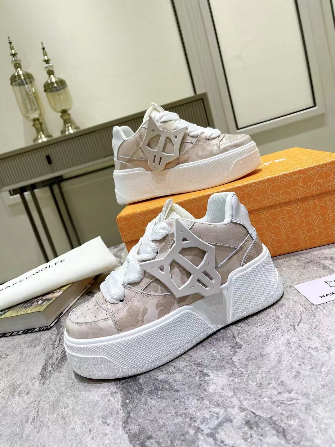 Lux sneakersy damskie premium Naked Wolfe