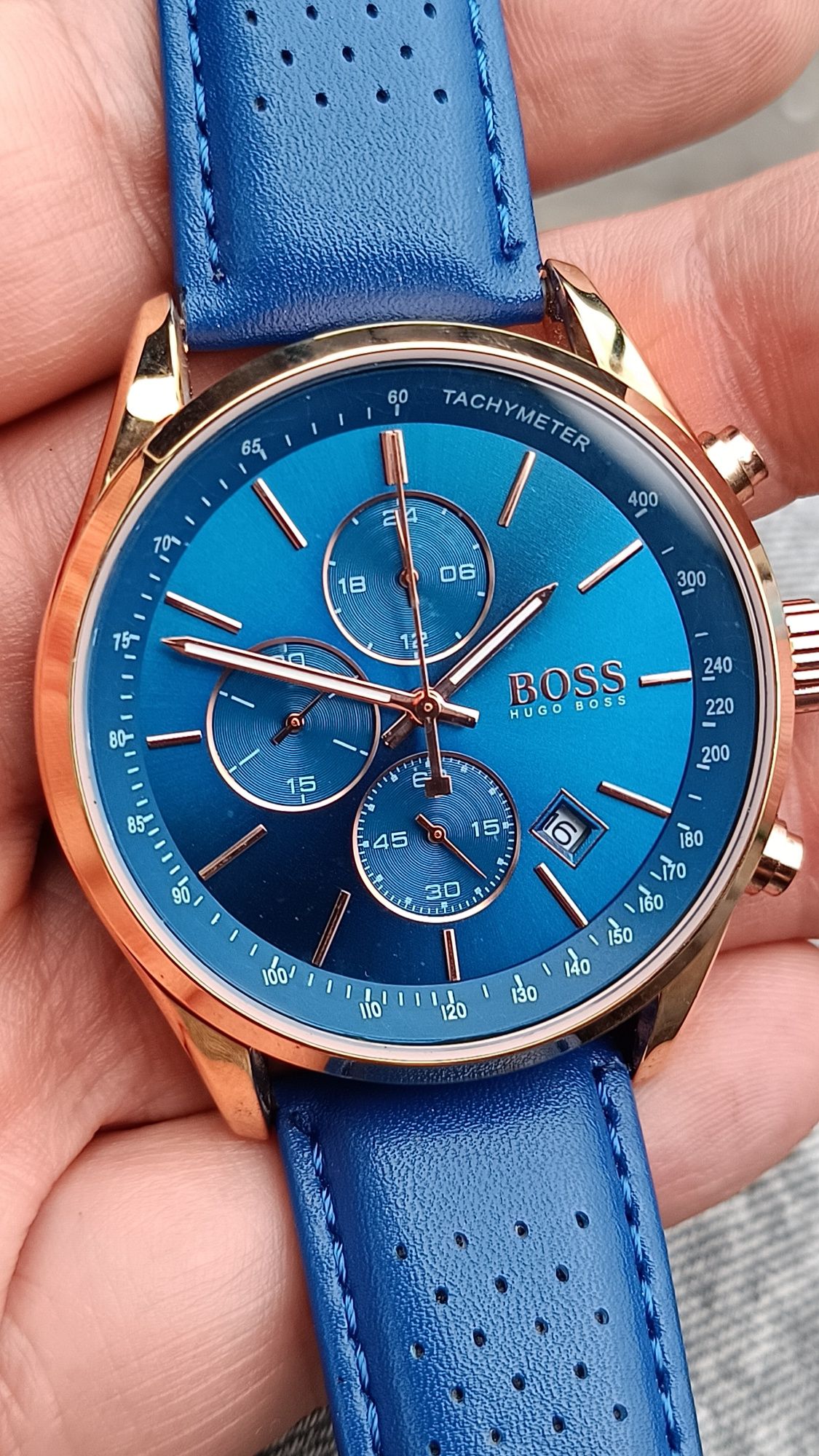 Elegancki zegarek chronograf piękny kolor tarczy
