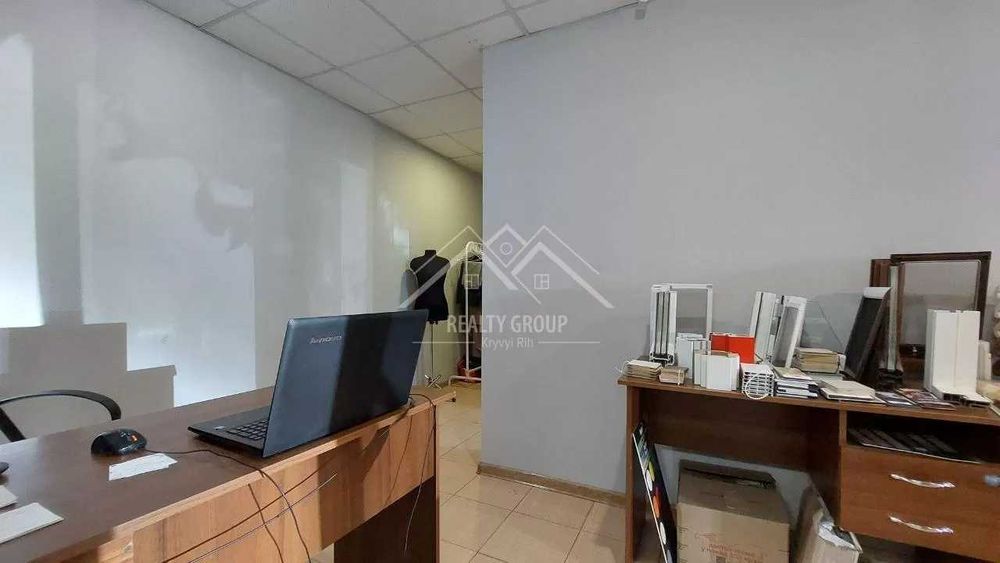 Продаж гарного приміщення під бізнес м-н Ювілейний поряд із ринком