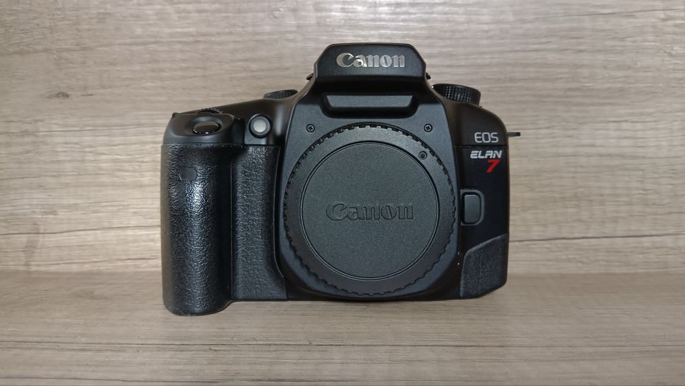 Плівкова камера Canon Elan 7