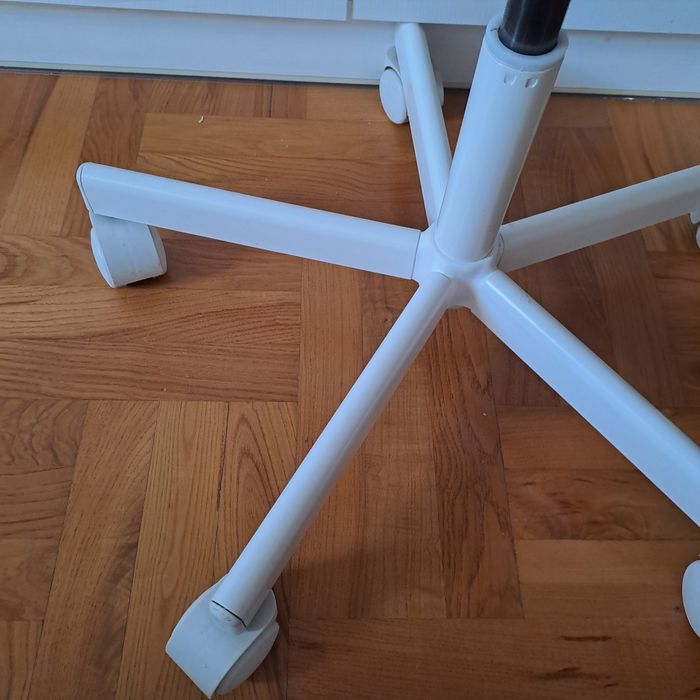 Krzesło do biurka dziecięce białe Ikea