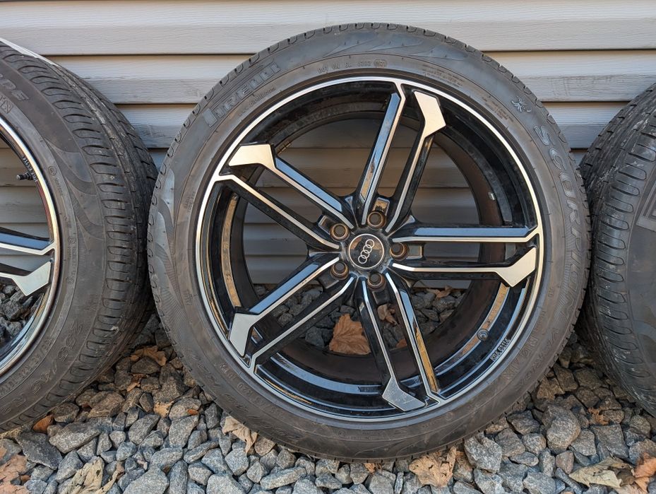 Колеса в зборі диски + шини Audi 5*112 R20 Pirelli 255/45 R20 Scorpion
