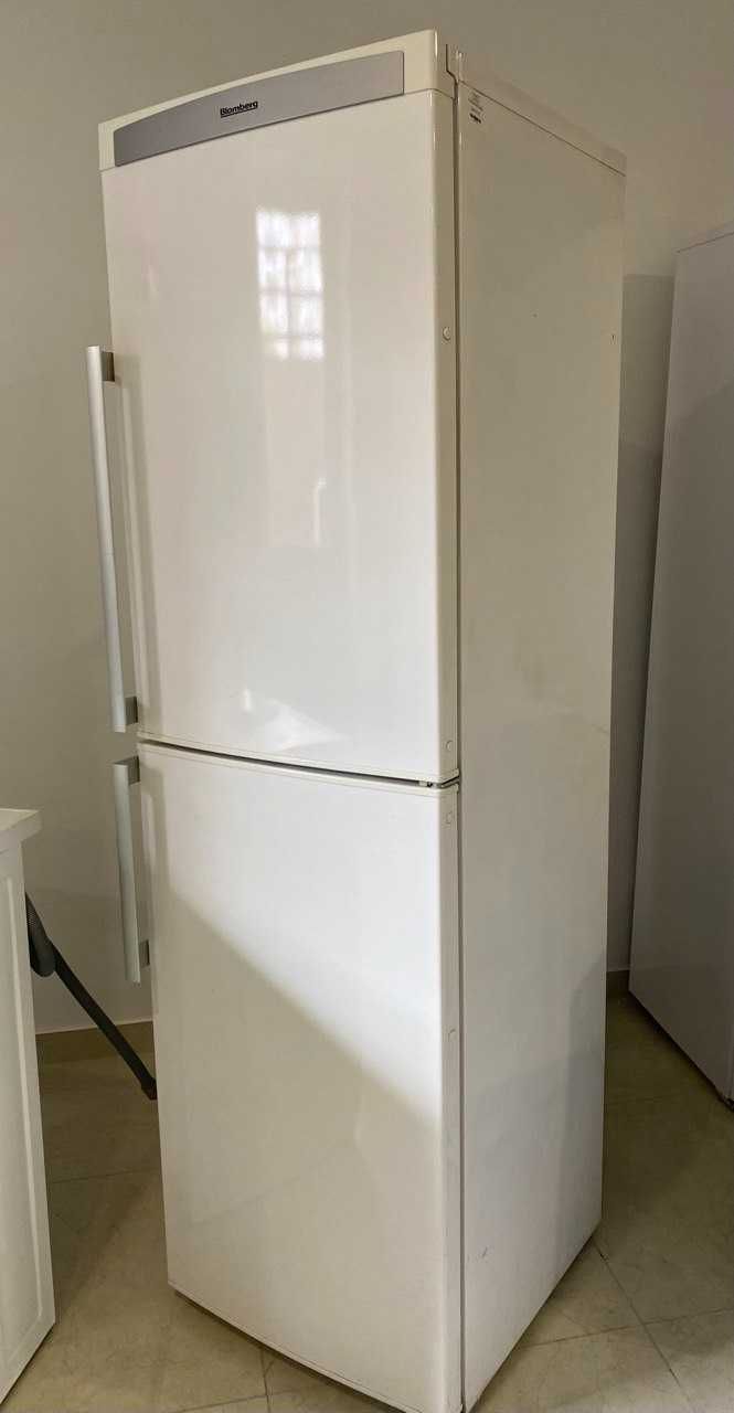 Холодильник двокамерний Blomberg KGM1550 (185 см) з Європи