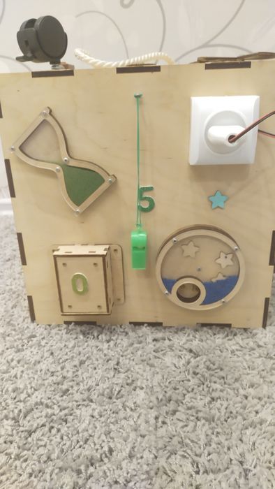 Дитячий бізікуб .