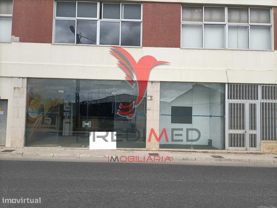 Loja/Armazém localizada no centro de Ourém