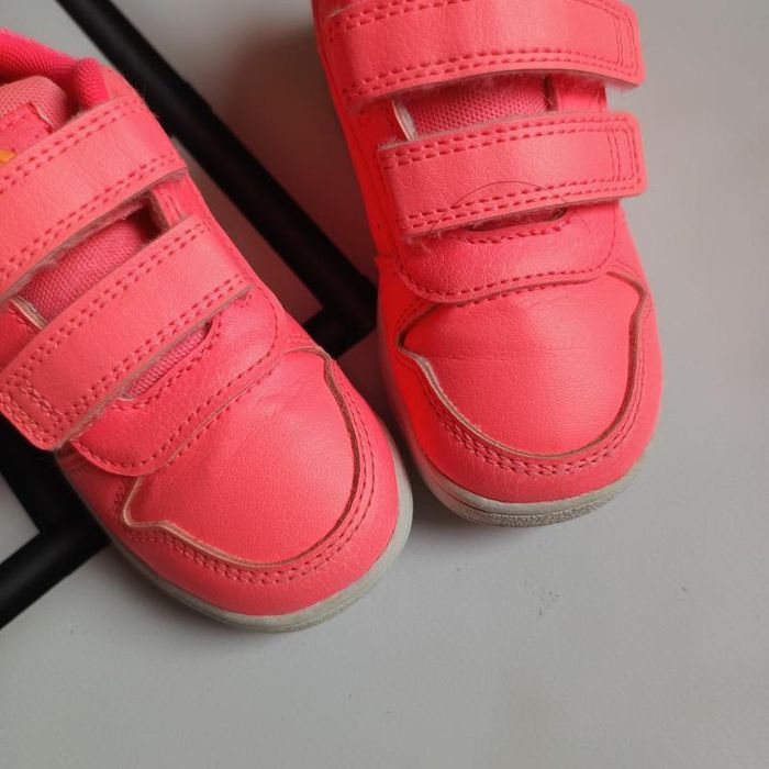 Кросівки Adidas на ліпучці, 24 розмір, довжина устілки 15,5 см.