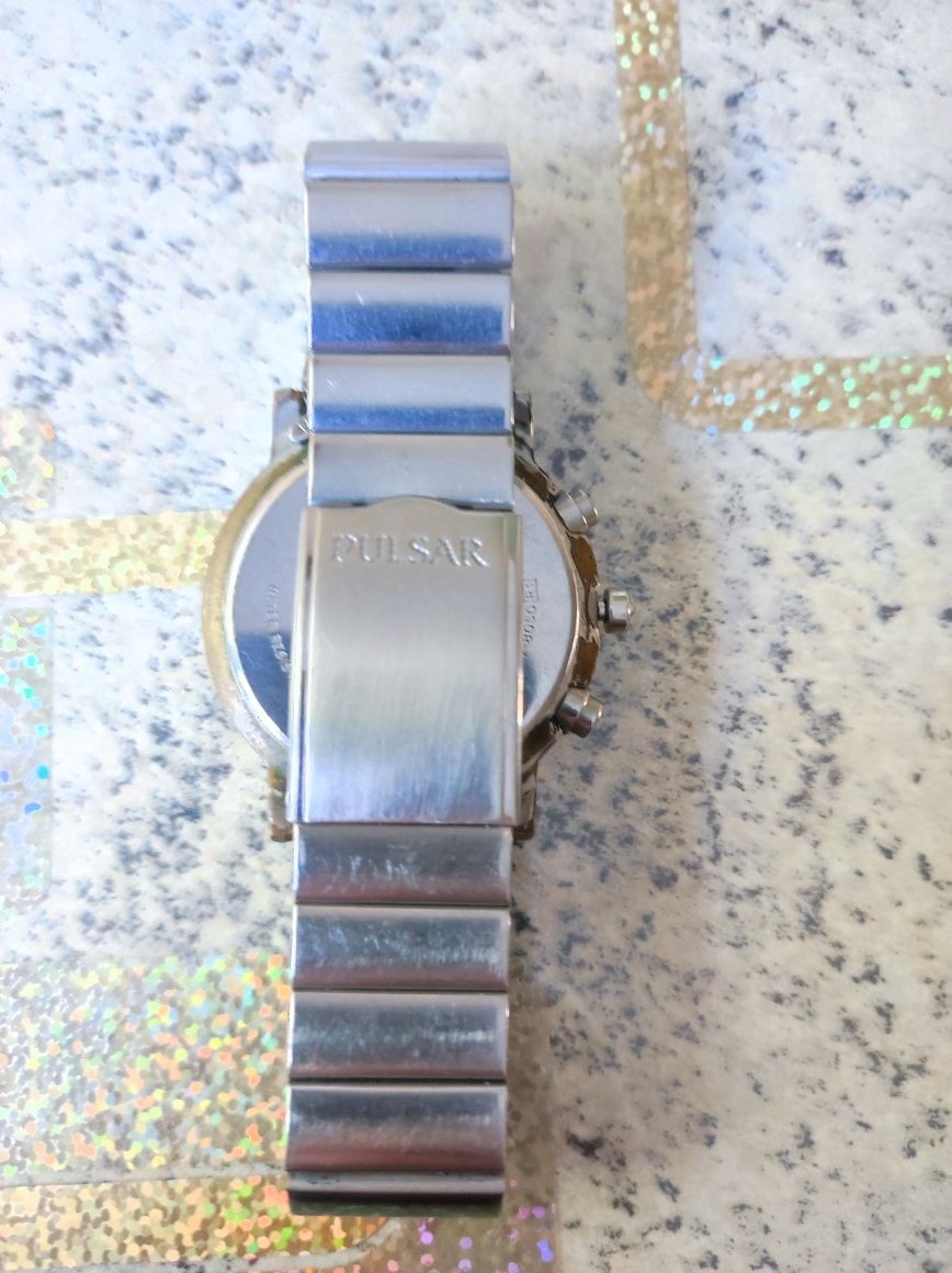 Продається годинник Pulsar v657-8050