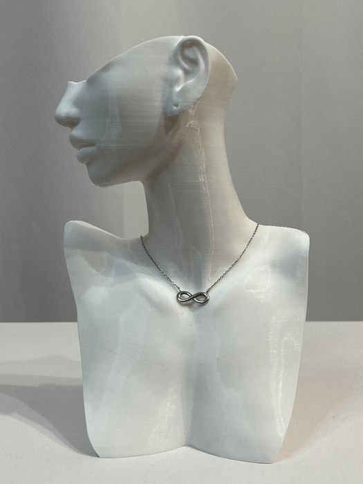 Łańcuszek apart znak nieskończoności