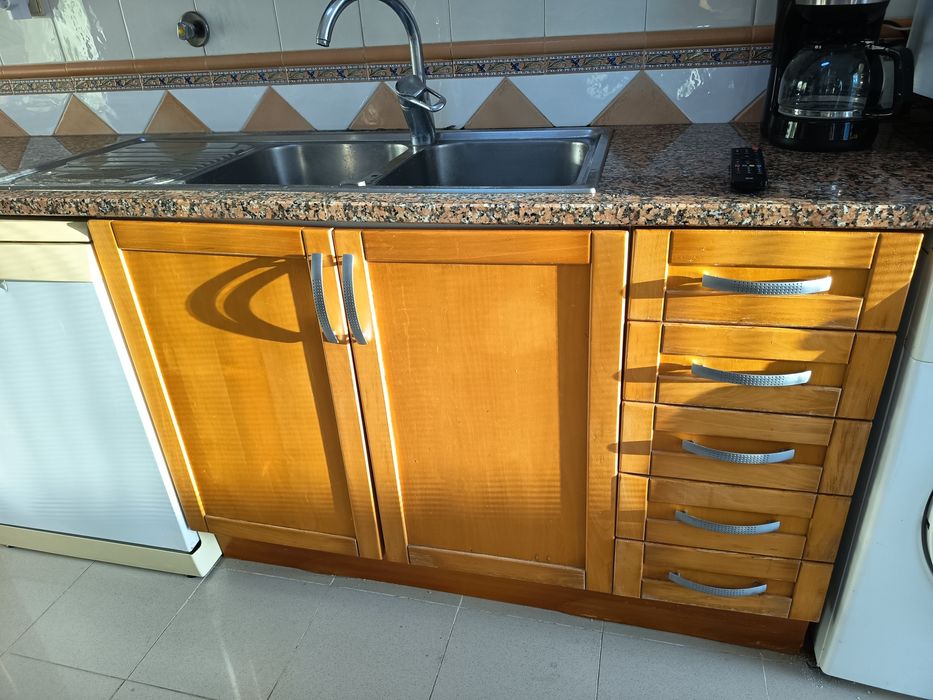 Cozinha usada em bom estado