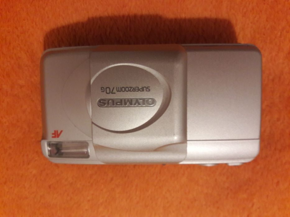 Máquina fotográfica de rolo OLYMPUS 70G