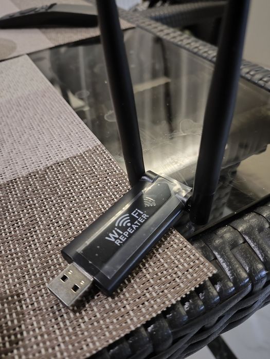 WI-Fi репитер от сети и от юсб зарядки