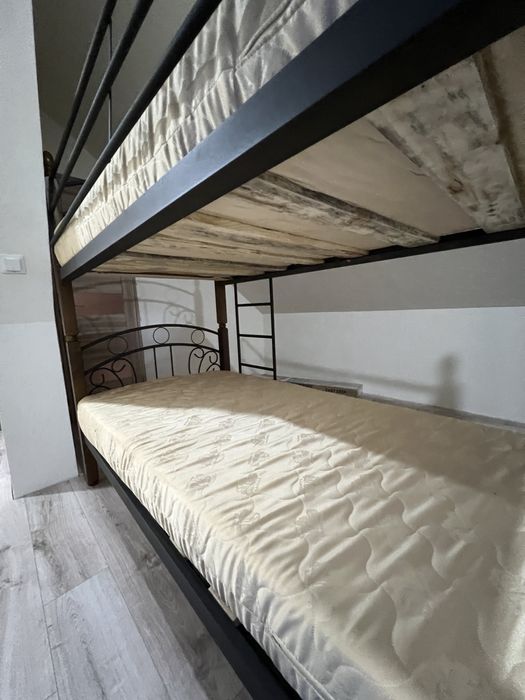 Продам хороше двох ярусне ліжко