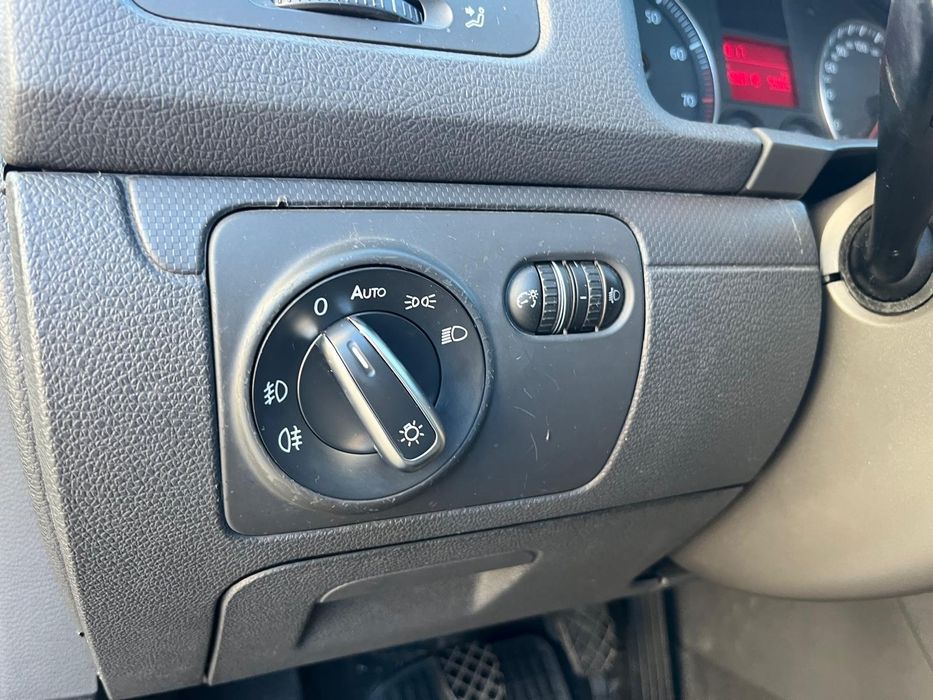 Golf 5. 2005 1.4 gasolina  3 portas