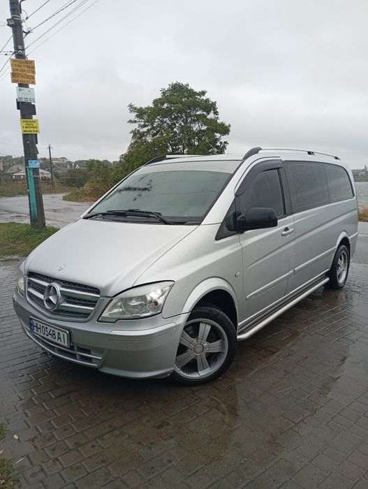 Продам машину Мерседес Вито