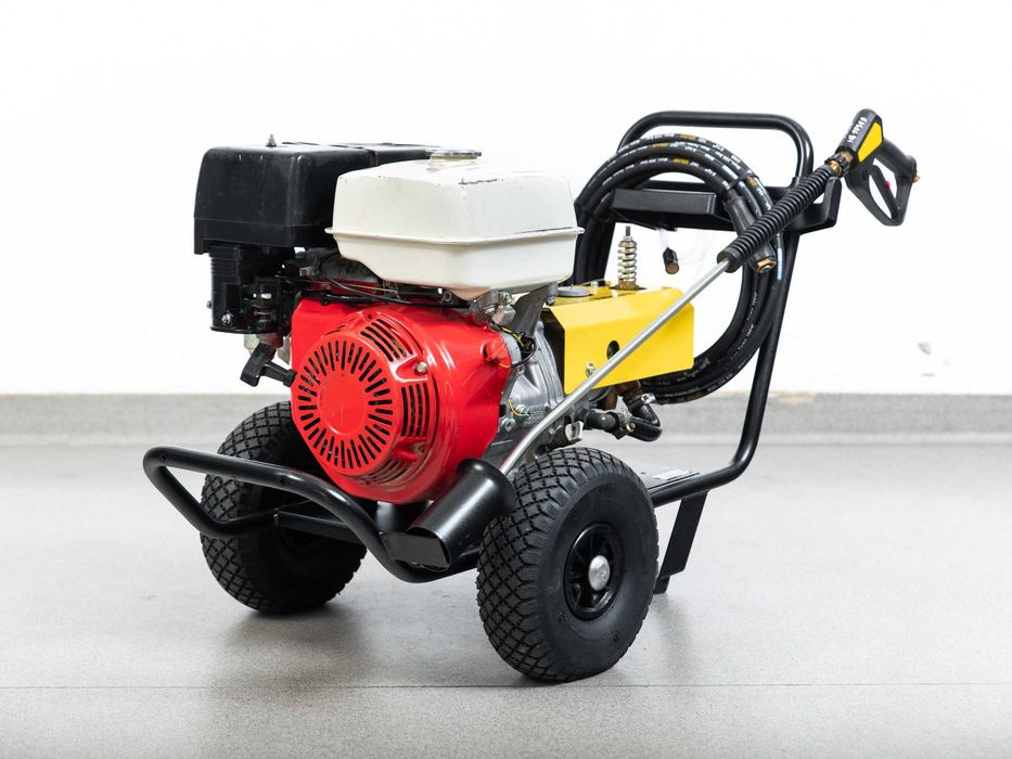 MYJKA CIŚNIENIOWA KARCHER HD 1050 B HONDA GX390 200bar 930l/h 5000nett