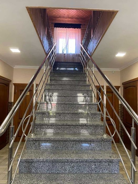 Оренда будинку готельного типу на 14 кімнат, с. Головецько