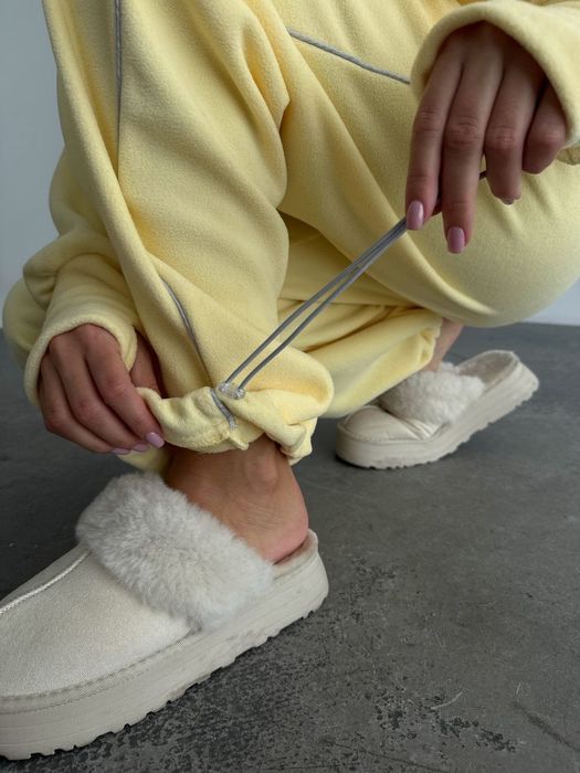 Жіночий костюм з флісу жовтий оверсайз