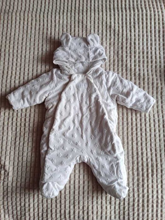 Kombinezon niemowlęcy biały w gwiazdki, przejściowy, rozm.0-3