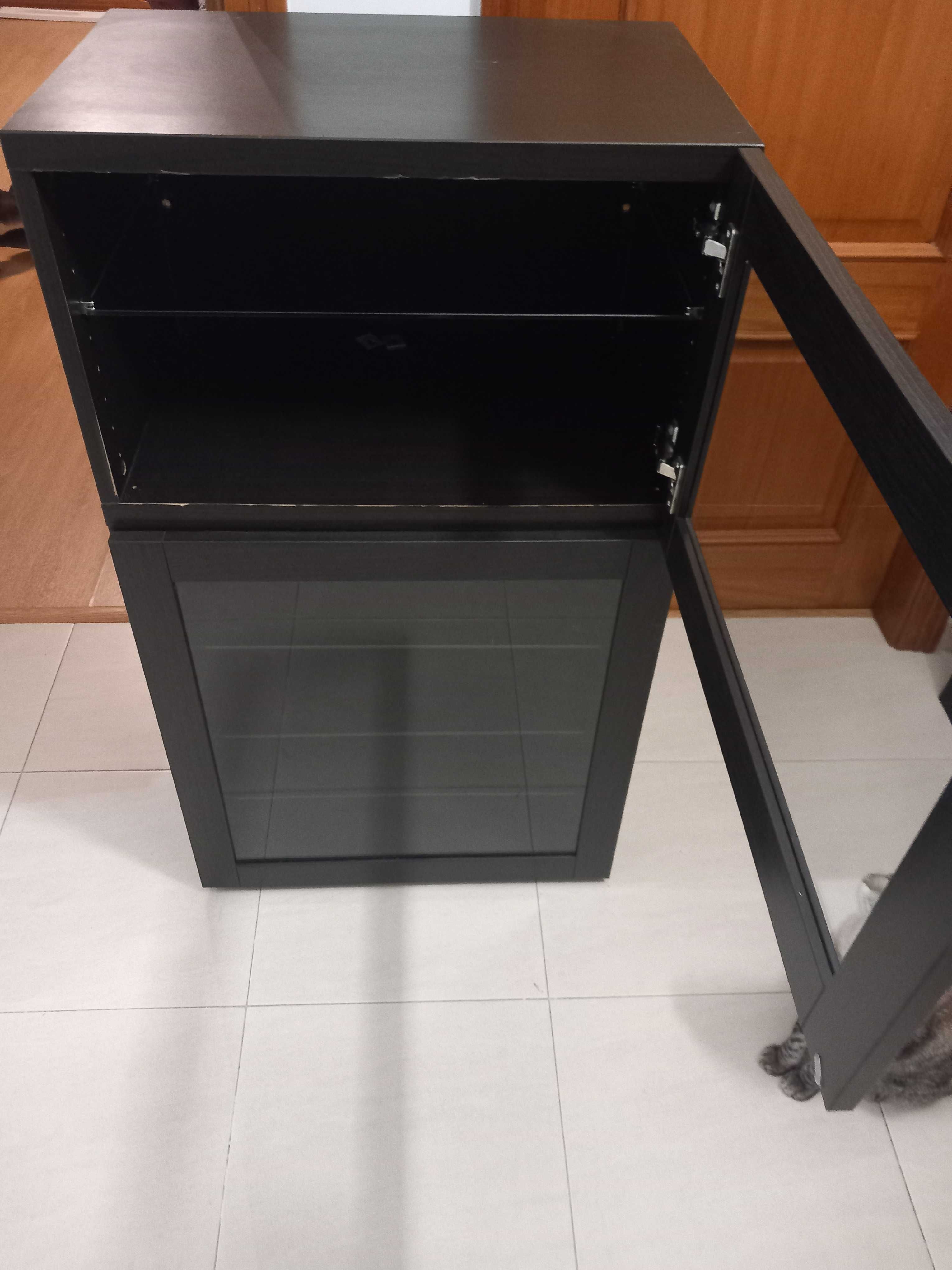 Movel Besta com porta vidro 1,02x60