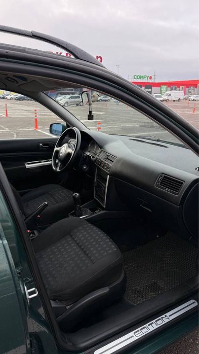 Продаєця автомобіль в хорошому стані