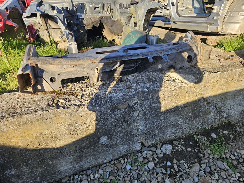 Панель лобового скла Опель Омега б Opel Omega b Підсилювач торпедо