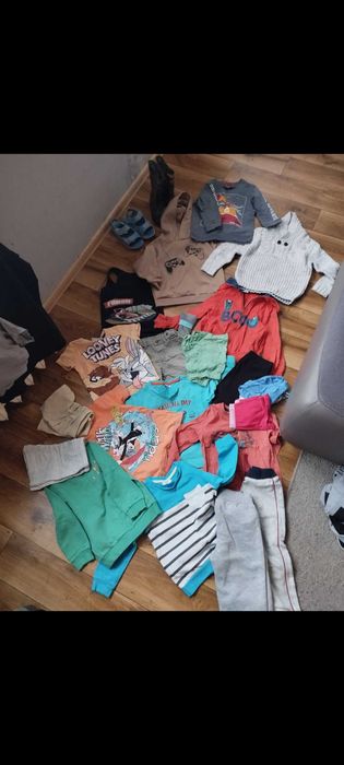 Paka ubrań,duty,bluzy,szorty,koszulki,spodnie..dla chlopców na r. 98.