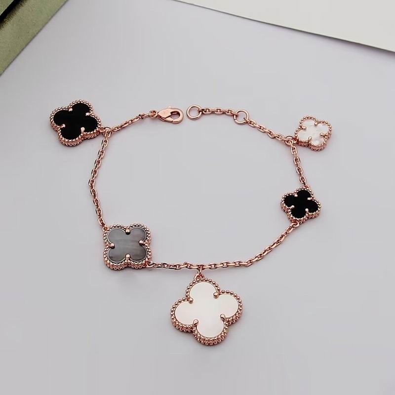 VENDO “Braceletes da Van Cleef” Originais com certificado