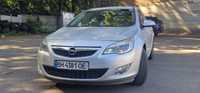 Opel astra 2011 год