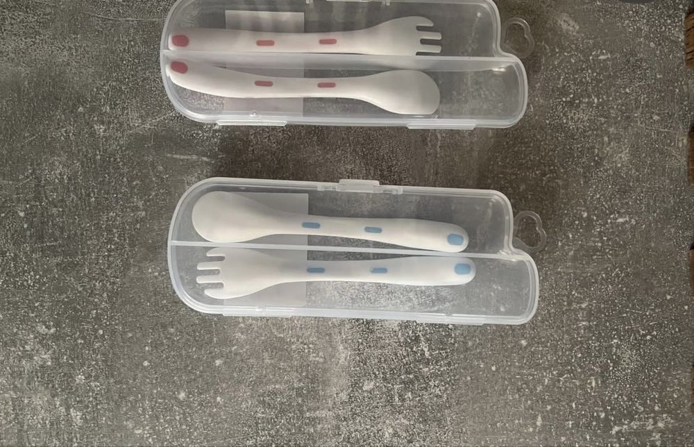 Посуд силіконовий та дитячі тримачі