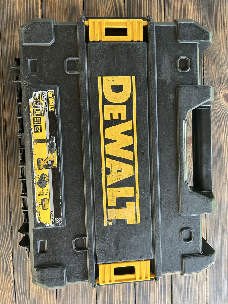 Перефоратор акумуляторний Dewalt dch 133