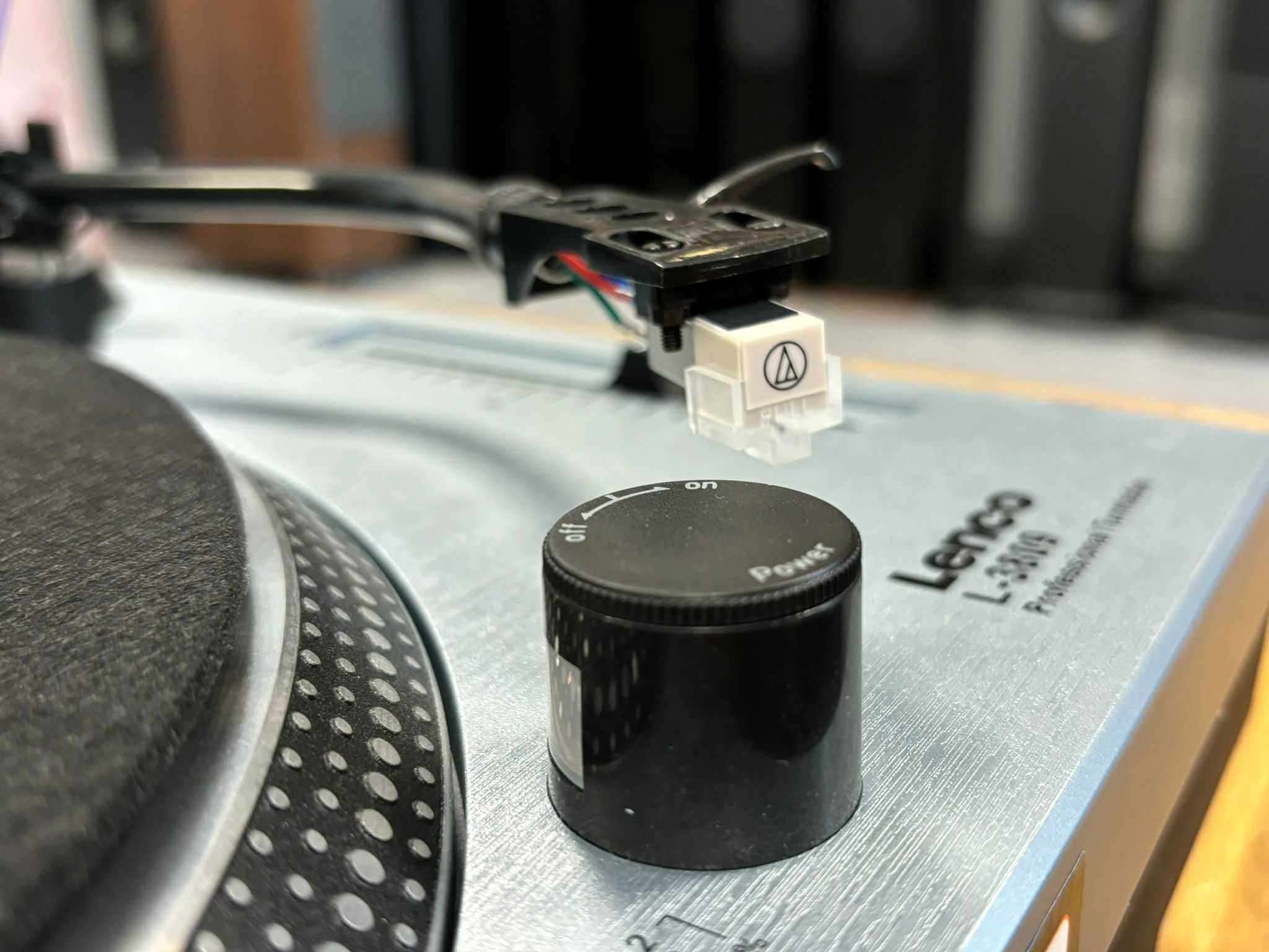 Gramofon z napędem bezpośrednim Lenco L-3809ME OUTLET