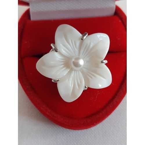 Кольцо Цветочек перламутр