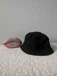 Czarna czapka ortalionowa bucket hat M H&M