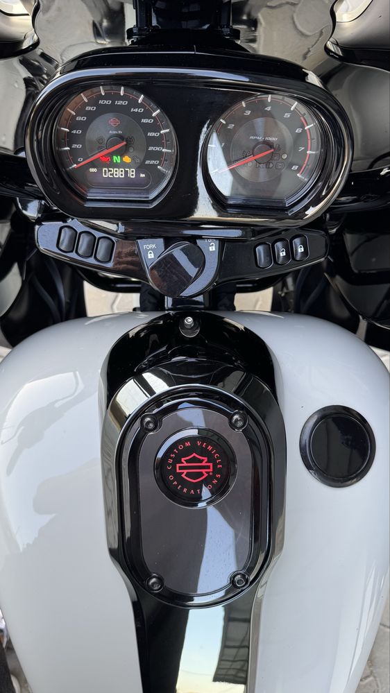 Harley davidson road glide cvo