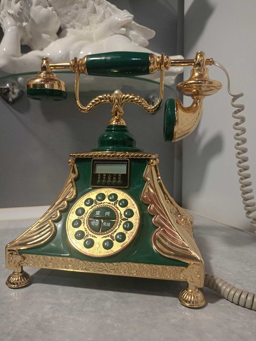 Ретро телефон антикварный