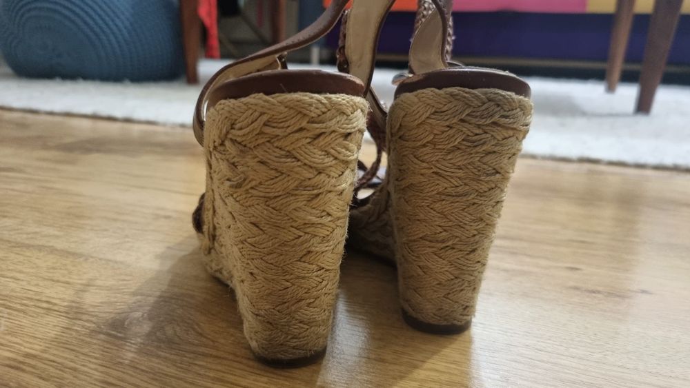 Sandały na koturnie Reserved Rozmiar 38 skórzane