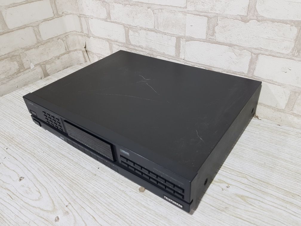 Стерео тюнери FM/AM/FINE ARTS  Grundig T-907, Telefunken DT-1500, б/у