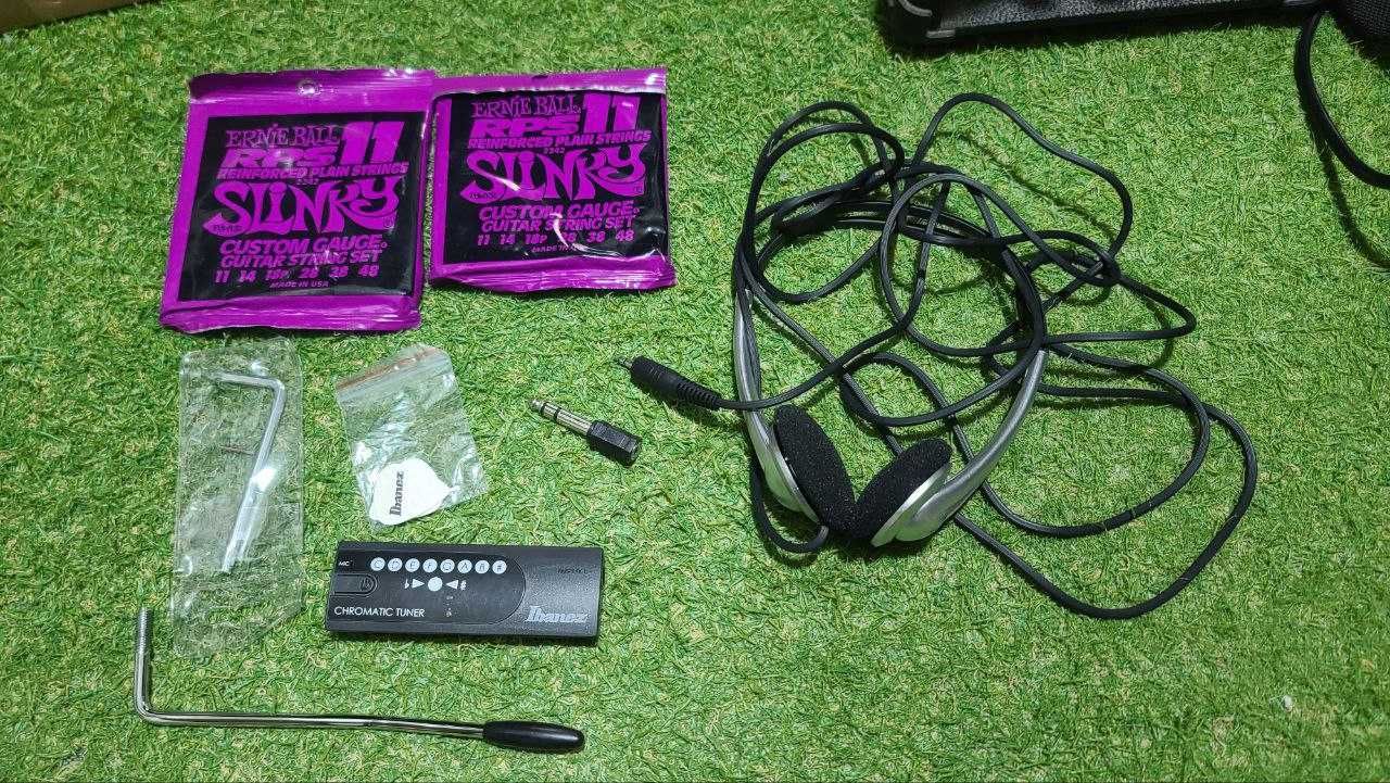 Conjunto para guitarrista iniciante Ibanez IJRG200