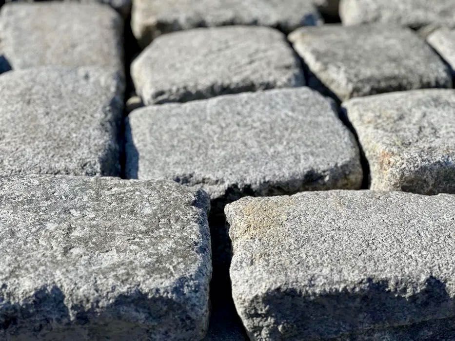 Kostka granitowa brukowa rozbiórkowa 15/17/8