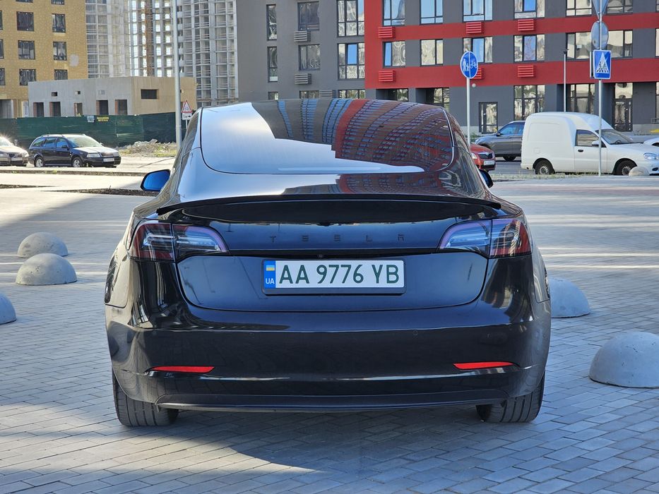 Продам Tesla Model 3
