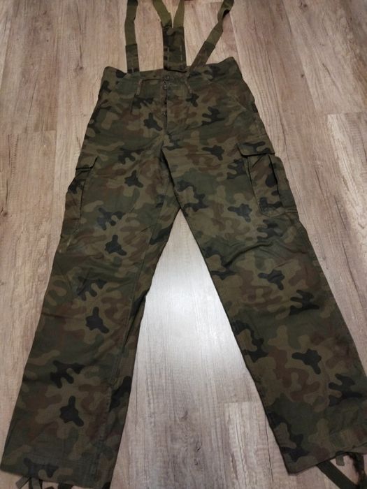 Spodnie wojskowe z szelkami Wybrzeże .