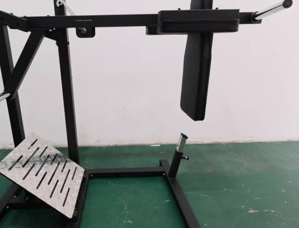 Pendulum squat a venda