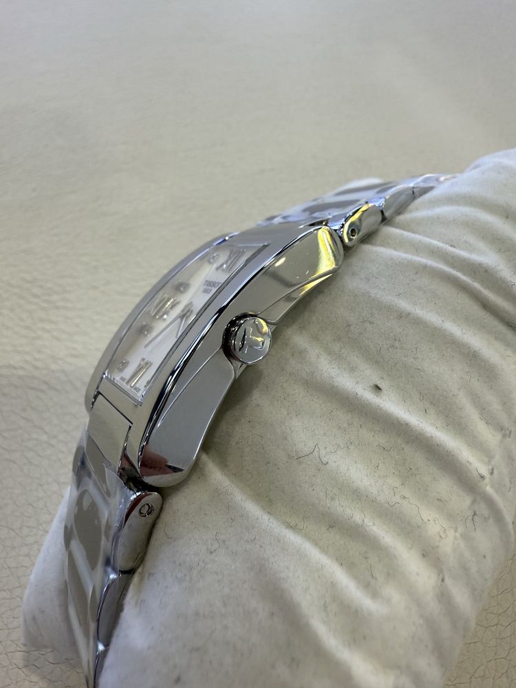 Tissot z masą perłową i diamentami damski jak NOWY