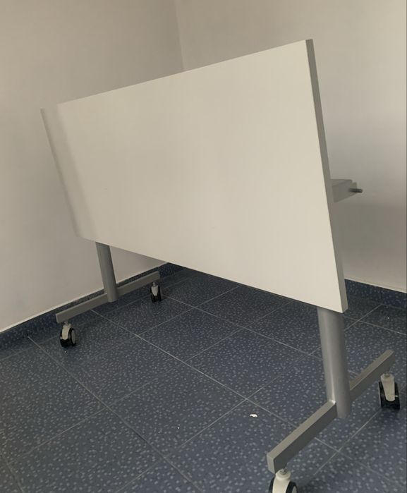 Stół/ biurko- składany blat, na kółkach