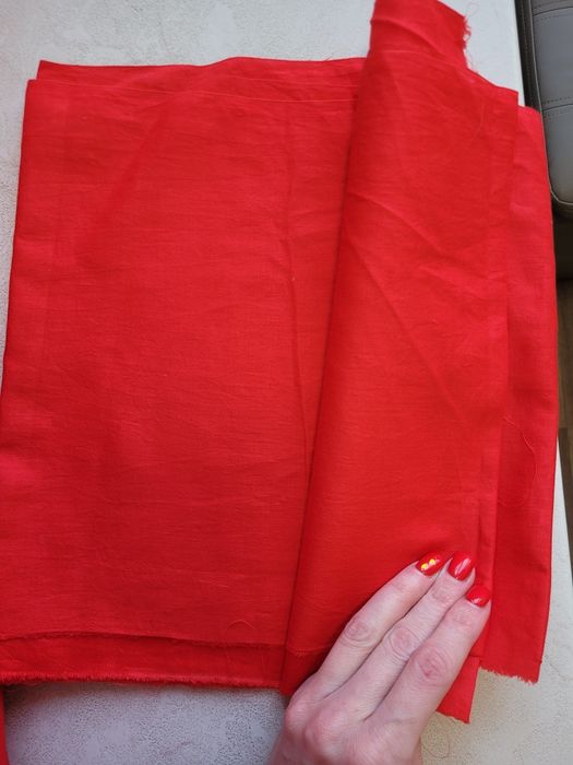 Тканина червона дивіться всі фотографії в оголошенні ЧИТАЙТЕ ОПИС!!!