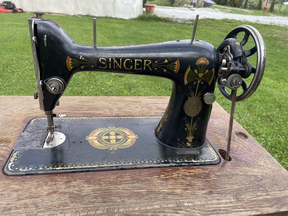 Zabytkowa maszyna do szycia SINGER