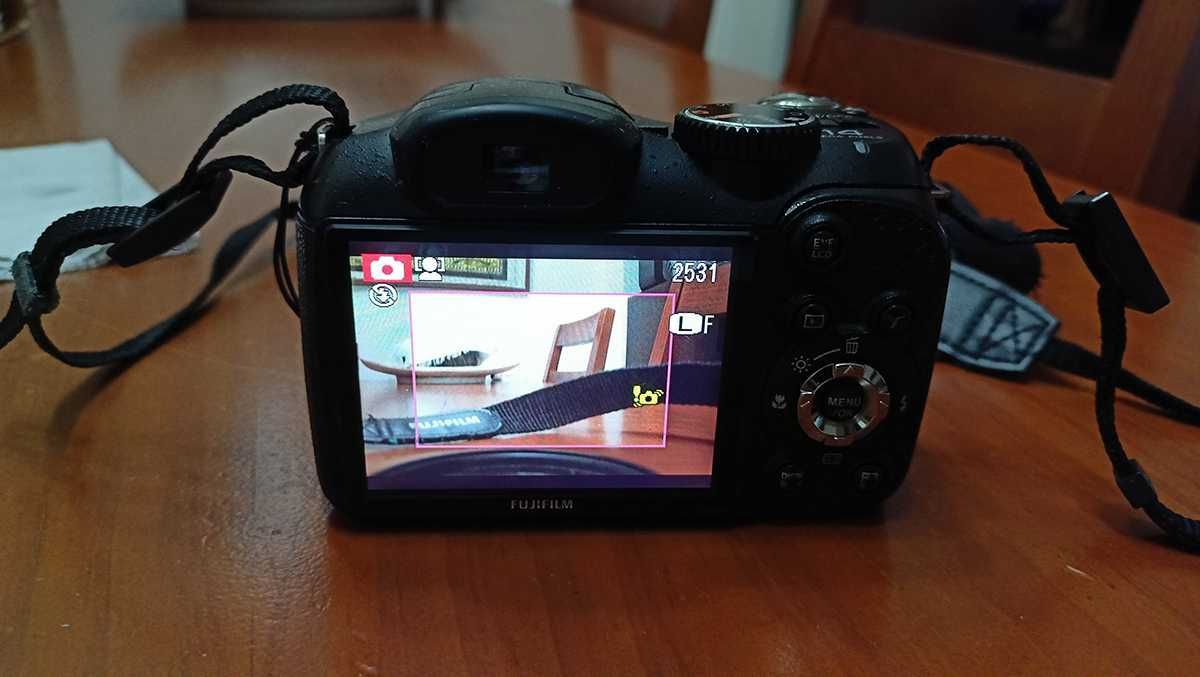 Fujifilm FinePix S8600 (16MP) - Bridge c/zoom de 36x