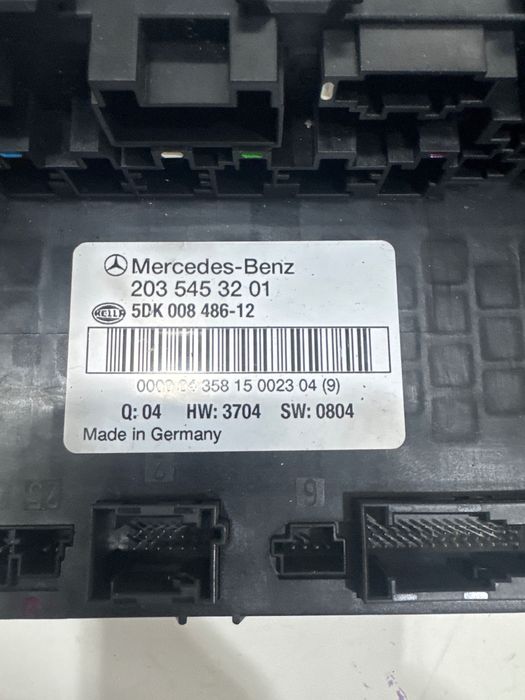 Sam tras Mercedes Benz C Class W203