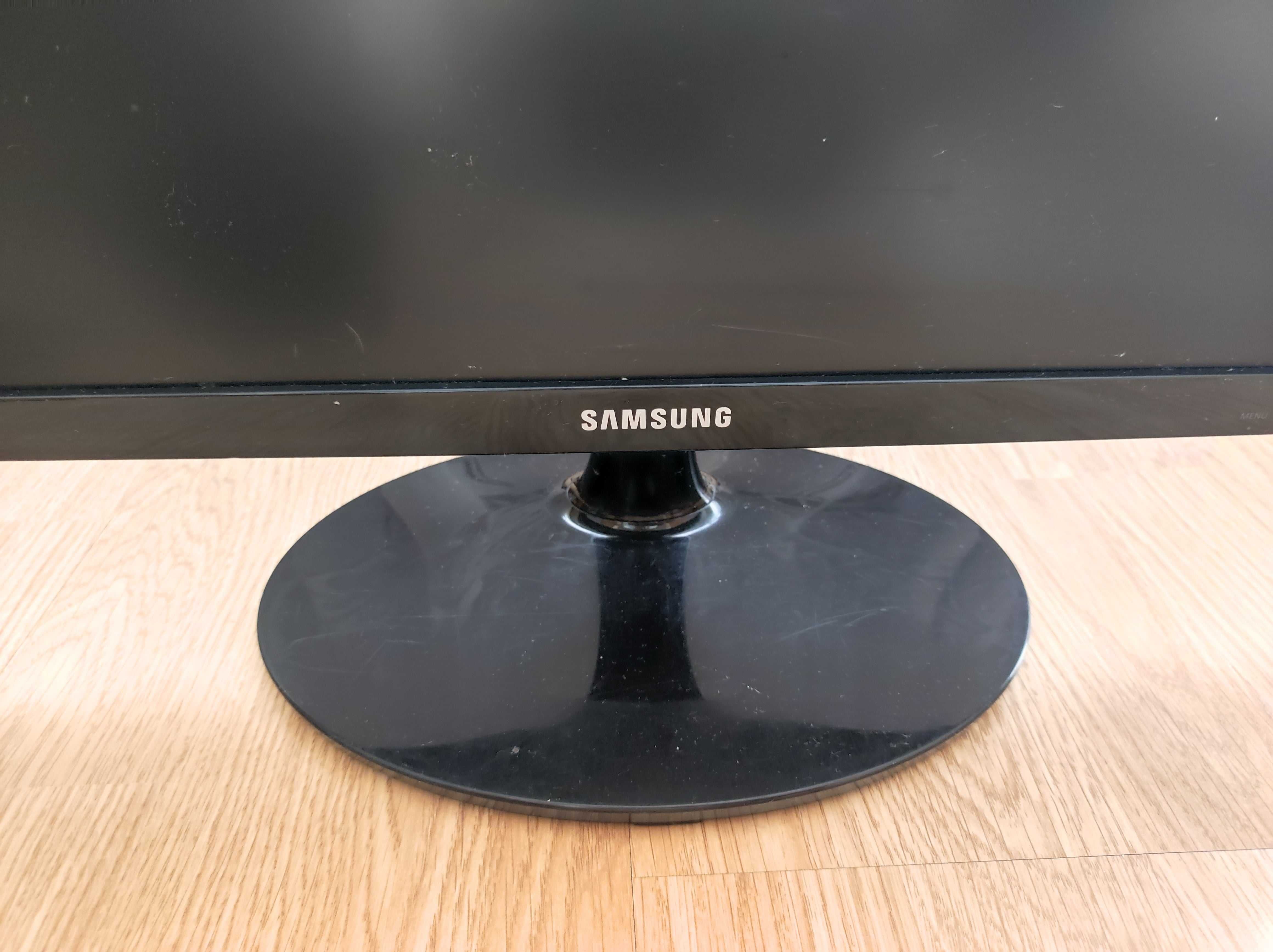 Monitor Samsung S24D330 24 " 1920 x 1080 sprawny